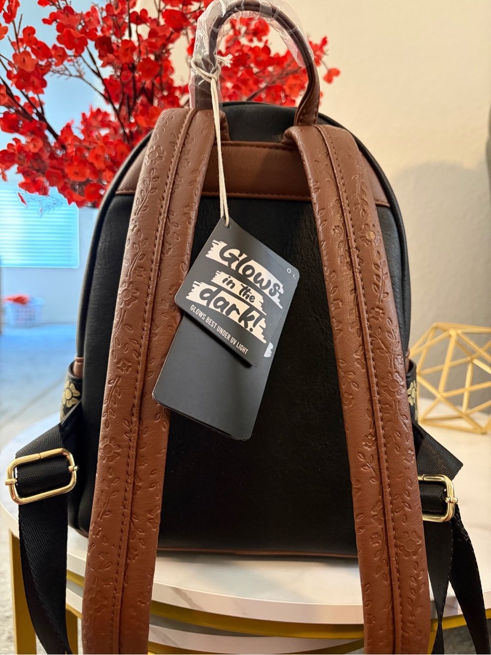 Loungefly Dreamworks HTTYD Toothless Glow in the Dark Exclusive Mini Backpack - Picture 4 of 4
